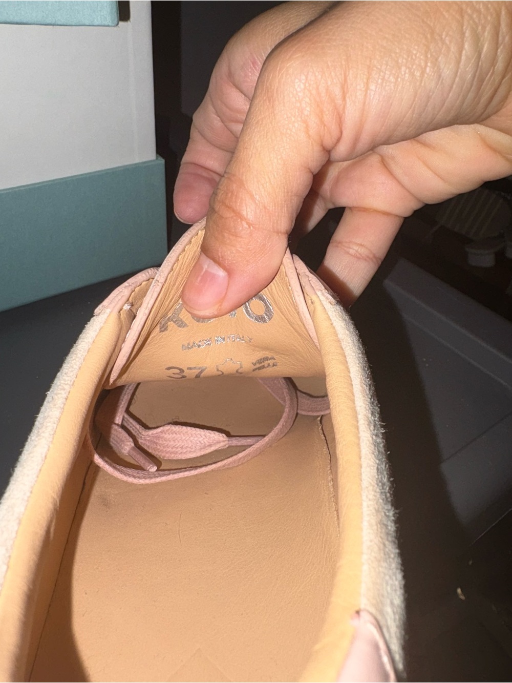 KOIO Women's Blush Pink Leather Low-Top Sneakers - Picture 8 of 9
